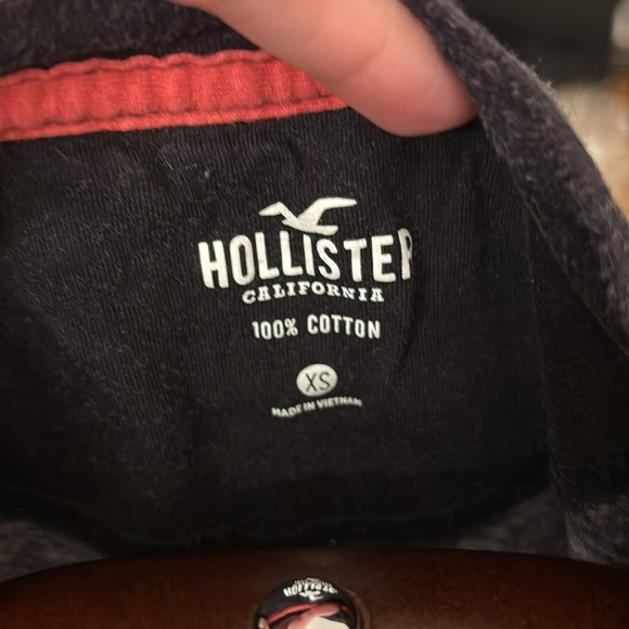 Men’s Hollister XS Logo T-shirt - Picture 2 of 2